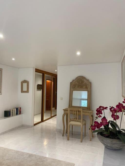 T2 Avec Jardin Et Piscine Privee Apartment Velaux Ngoại thất bức ảnh